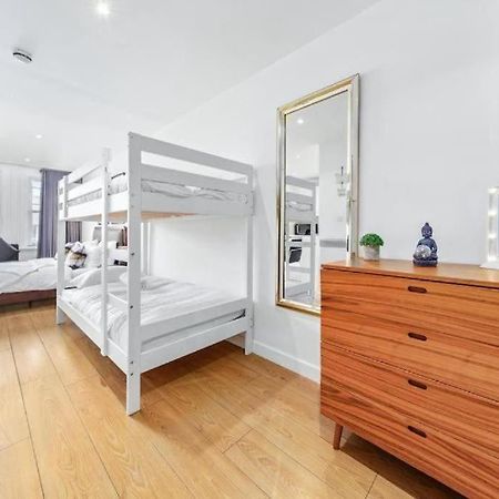1 Bedroom Flat Piccadilly Sleep 7 In London Vr10 Londres Exterior foto