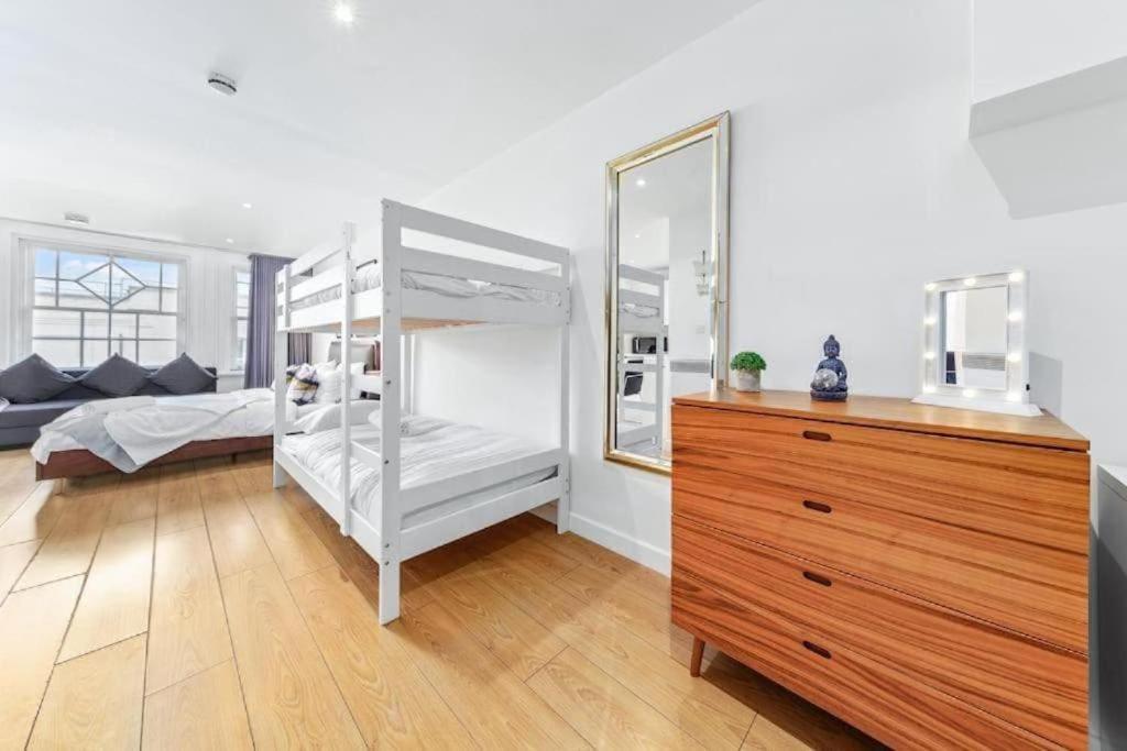 1 Bedroom Flat Piccadilly Sleep 7 In London Vr10 Londres Exterior foto