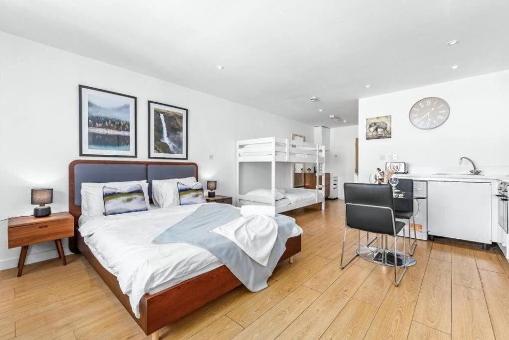1 Bedroom Flat Piccadilly Sleep 7 In London Vr10 Londres Exterior foto